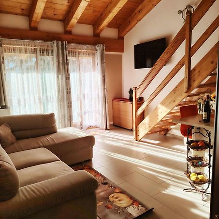 La Villa Gialla Aosta Buitenkant foto
