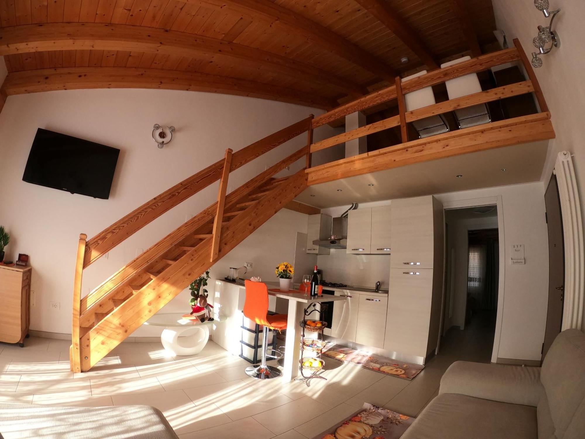 La Villa Gialla Aosta Buitenkant foto
